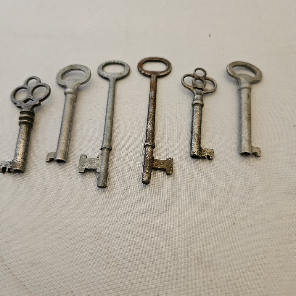 Vintage Skeleton Keys